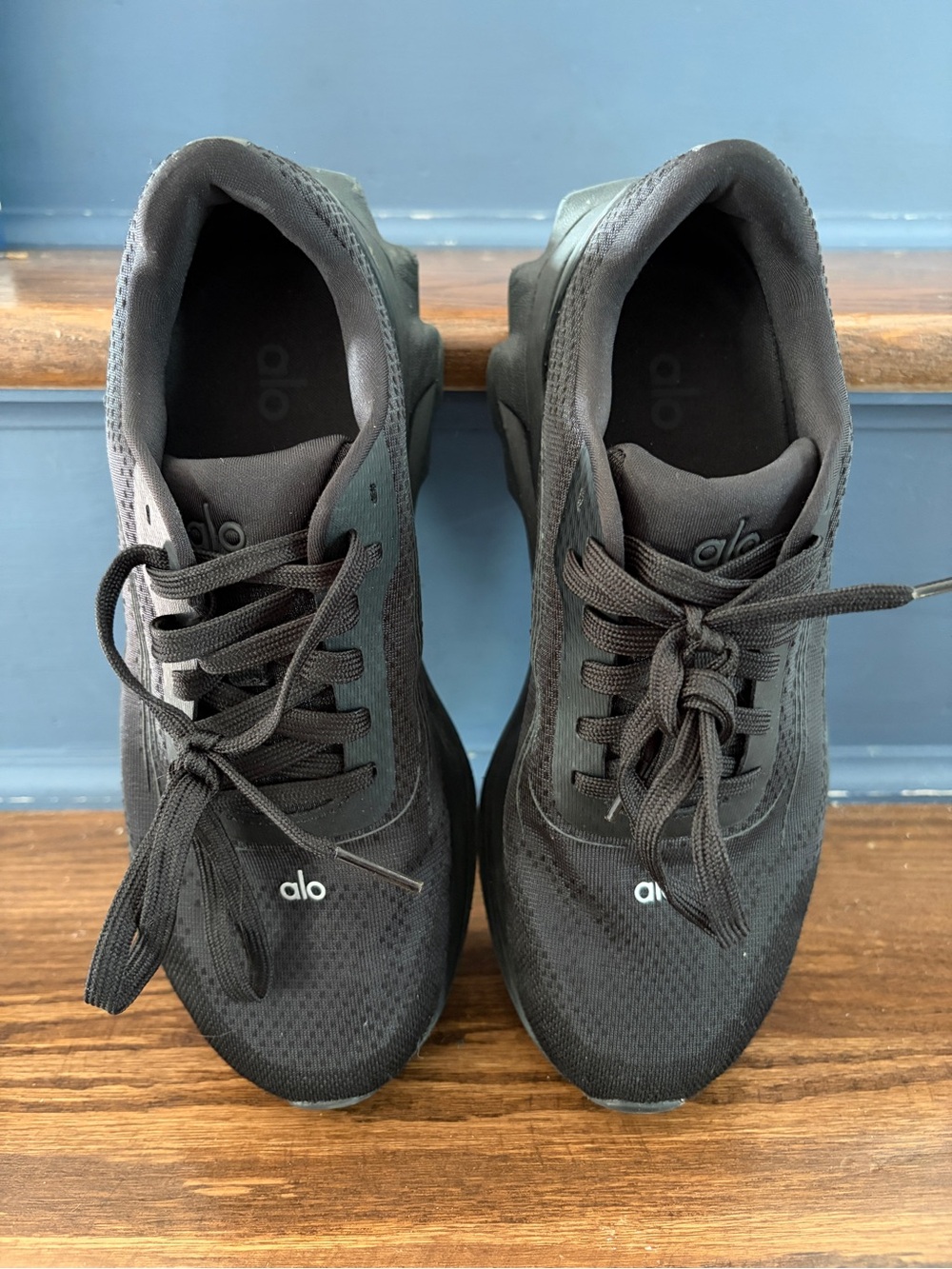 ALO Yoga Women’s Men’s Unisex Black Breathable Mesh Sneakers
